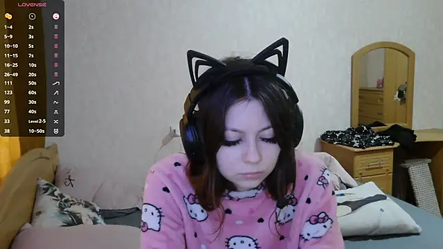 Snapshot of RendyDow chatting on 11.06.25 RendyDow online show from 11.06.25