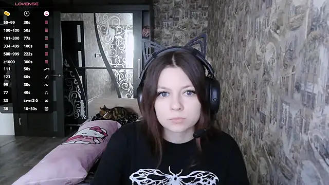 Snapshot of RendyDow chatting on 11.12.25 RendyDow online show from 11.12.25