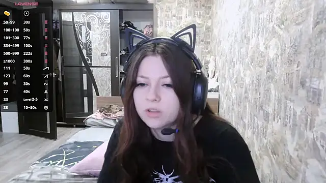 Snapshot of RendyDow chatting on 11.13.25 RendyDow online show from 11.13.25