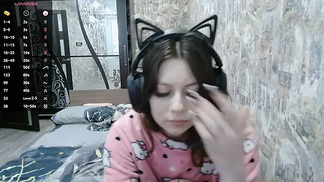 Snapshot of RendyDow chatting on 11.17.25 RendyDow online show from 11.17.25