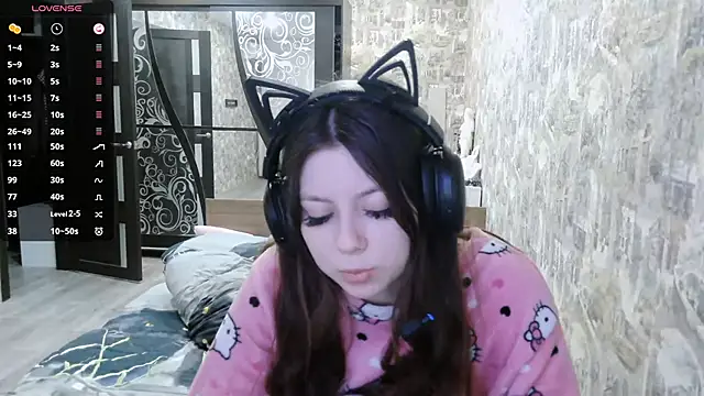 Snapshot of RendyDow chatting on 11.18.25 RendyDow online show from 11.18.25