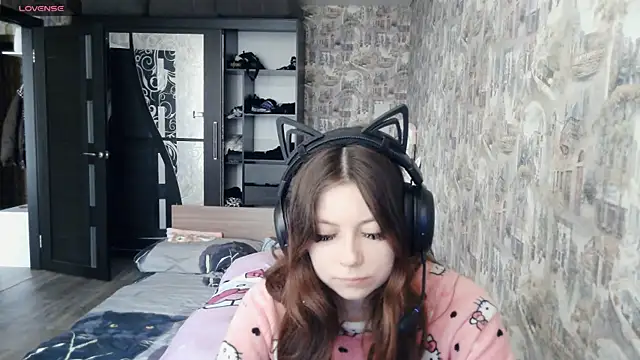 Snapshot of RendyDow chatting on 11.19.25 RendyDow online show from 11.19.25