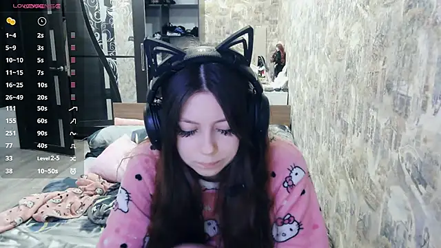 Snapshot of RendyDow chatting on 11.26.25 RendyDow online show from 11.26.25