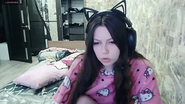 Snapshot of RendyDow chatting on 11.27.25 RendyDow online show from 11.27.25