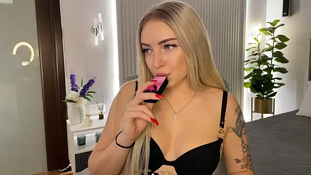 OhMyEmma online show from 11.22.25