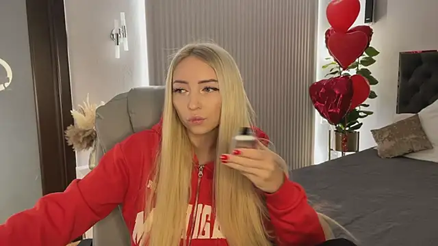 Snapshot of OhMyEmma chatting on 02.26.26 OhMyEmma online show from 02.26.26