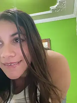 Snapshot of roldanmary chatting on 11.06.25 roldanmary online show from 11.06.25