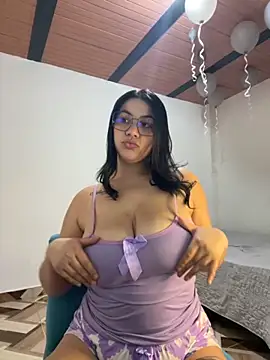 Snapshot of roldanmary chatting on 12.05.25 roldanmary online show from 12.05.25