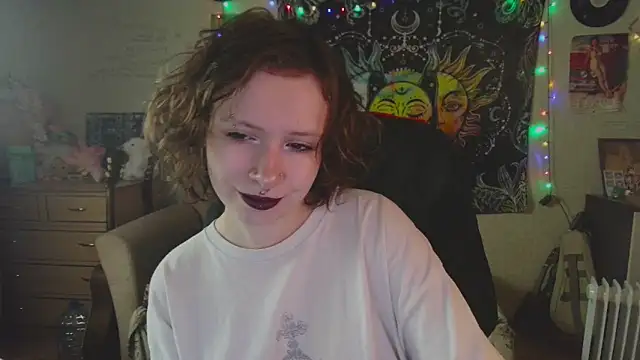 Snapshot of Lil_foxxx chatting on 09.15.25 Lil foxxx online show from 09.15.25