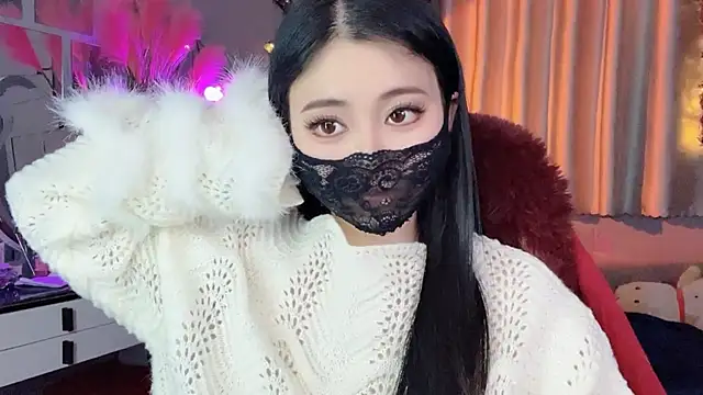 Snapshot of MI_KA22 chatting on 11.26.25 MI KA22 online show from 11.26.25