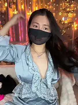 Snapshot of MI_KA22 chatting on 12.14.25 MI KA22 online show from 12.14.25