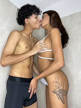 Snapshot of the_crazysex chatting on 11.17.25 the crazysex online show from 11.17.25