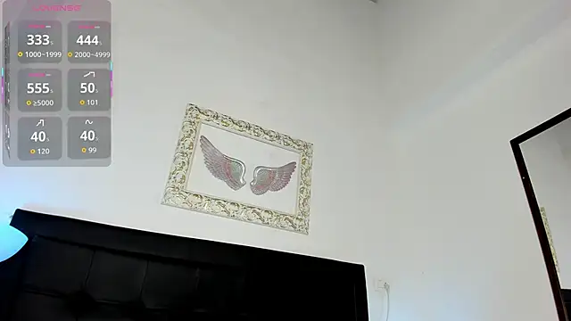 Snapshot of Lola_Blondie chatting on 09.30.25 Lola Blondie online show from 09.30.25