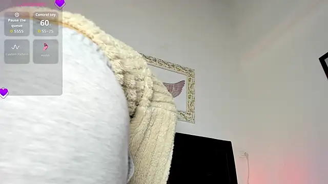 Snapshot of Lola_Blondie chatting on 10.01.25 Lola Blondie online show from 10.01.25