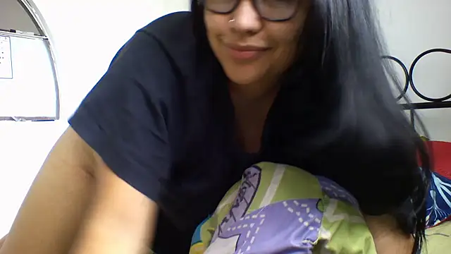 Snapshot of Harris_Annie chatting on 10.03.25 Harris Annie online show from 10.03.25