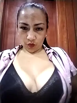 Snapshot of Carlasm- chatting on 10.03.25 Carlasm- online show from 10.03.25