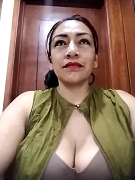 Snapshot of Carlasm- chatting on 10.08.25 Carlasm- online show from 10.08.25