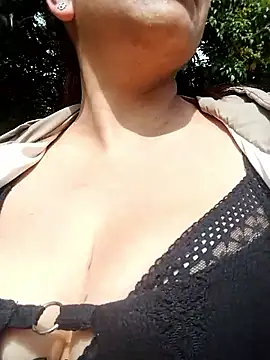 Snapshot of Carlasm- chatting on 10.17.25 Carlasm- online show from 10.17.25