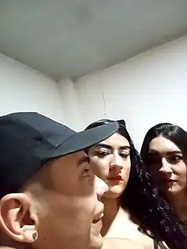 petitejulis online show from 10.14.25