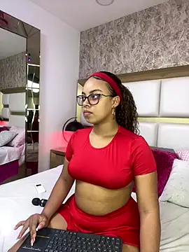 Snapshot of AlesiaCooper chatting on 10.02.25 AlesiaCooper online show from 10.02.25