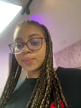 Snapshot of AlesiaCooper chatting on 10.15.25 AlesiaCooper online show from 10.15.25