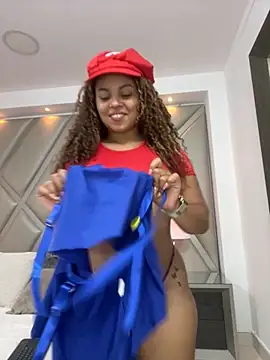 Snapshot of AlesiaCooper chatting on 11.22.25 AlesiaCooper online show from 11.22.25