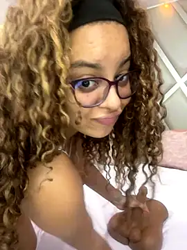 Snapshot of AlesiaCooper chatting on 11.24.25 AlesiaCooper online show from 11.24.25