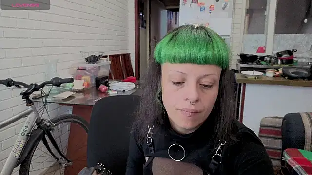 freyaa sorcerees online show from 11.12.25