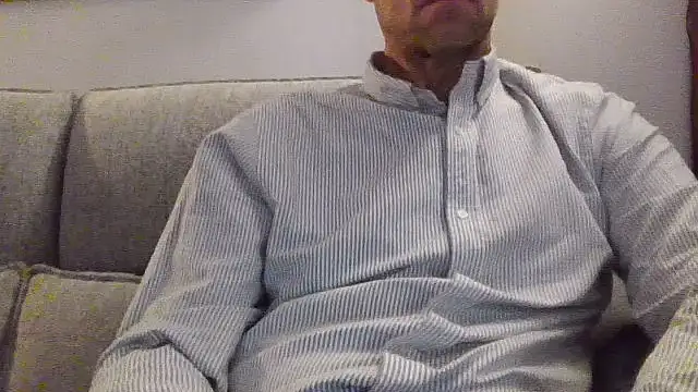 Snapshot of Simon_76 chatting on 10.02.25 Simon 76 online show from 10.02.25