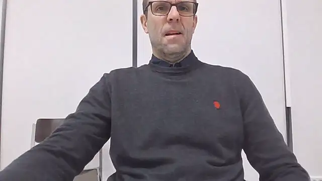 Snapshot of Simon_76 chatting on 10.07.25 Simon 76 online show from 10.07.25