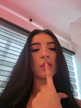 MagieeThomson online show from 11.05.25