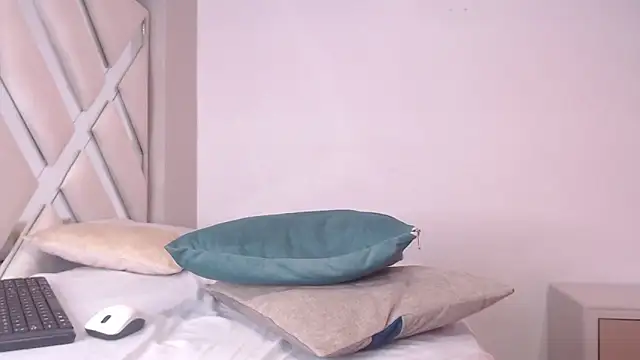 willow smitt online show from 04.19.26