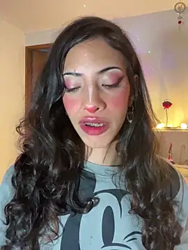 Lia Valmont online show from 04.08.26