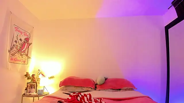 Snapshot of Alessamoth chatting on 12.22.25 Alessamoth online show from 12.22.25