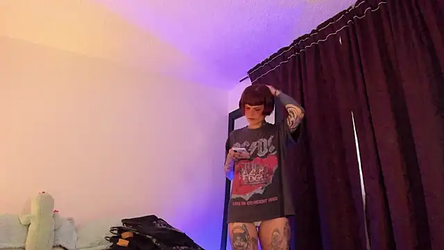 Snapshot of Alessamoth chatting on 02.10.26 Alessamoth online show from 02.10.26