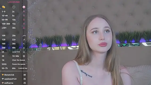 Snapshot of GraceSecrett chatting on 03.13.25 GraceSecrett online show from 03.13.25