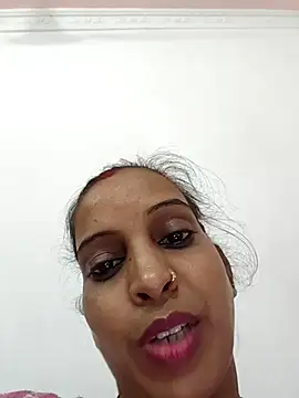 Hotty-Nidhi online show from 10.13.25