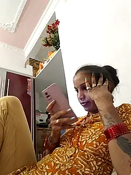 Hotty-Nidhi online show from 10.14.25