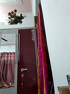 Hotty-Nidhi online show from 11.06.25