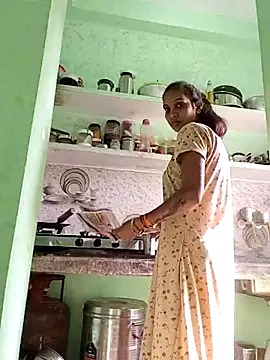 Hotty-Nidhi online show from 11.15.25