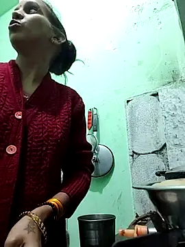 Hotty-Nidhi online show from 11.22.25