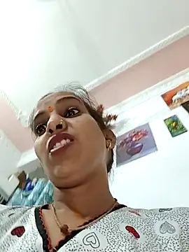 Snapshot of Hotty-Nidhi chatting on 06.05.26 Hotty-Nidhi online show from 06.05.26