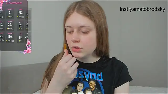 Snapshot of YamatoBrodsky chatting on 09.30.25 YamatoBrodsky online show from 09.30.25