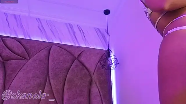 Kanela miller  online show from 11.10.25