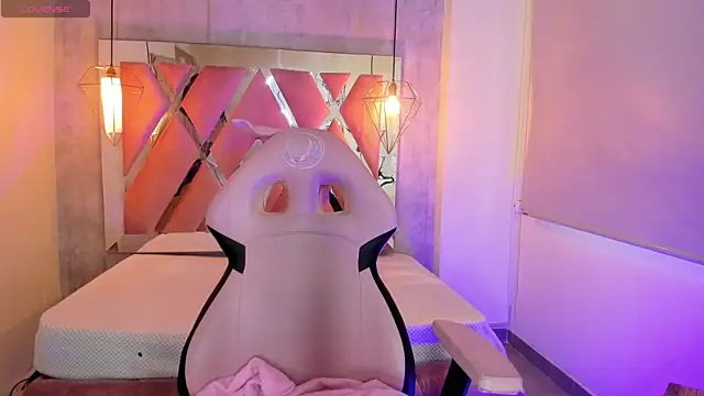 adara evanss online show from 10.27.25