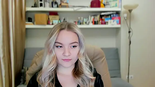 Kara Smith  online show from 11.01.25