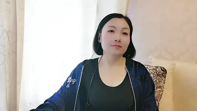 Snapshot of Rachel-6600 chatting on 10.31.25 Rachel-6600 online show from 10.31.25