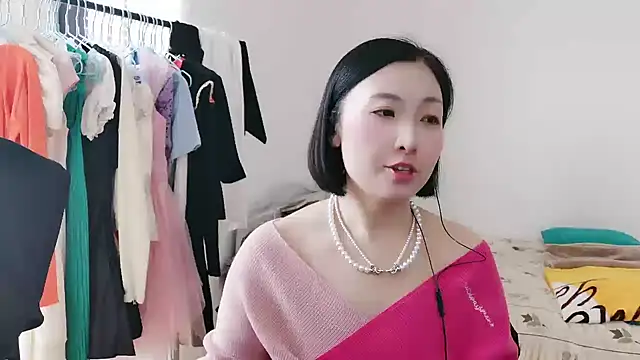 Snapshot of Rachel-6600 chatting on 11.17.25 Rachel-6600 online show from 11.17.25