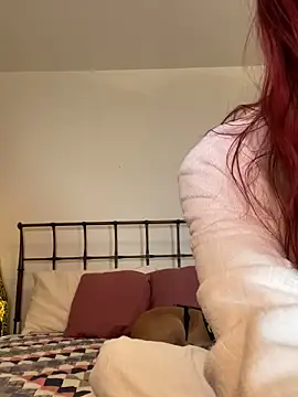 Snapshot of SusieandLacey chatting on 11.05.25 SusieandLacey online show from 11.05.25