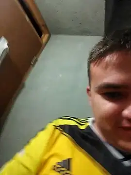 Snapshot of Andy-rtg chatting on 03.10.25 Andy-rtg online show from 03.10.25